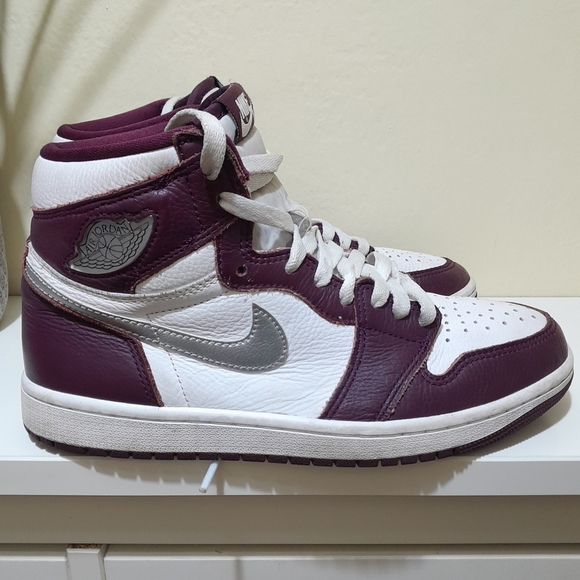 Nike Air Jordan Other - men's Nike Air Jordan high top WELL WORN leather sneakers sz 7.5